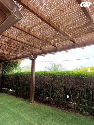 בית פרטי/ קוטג', בית אריה / עופרים