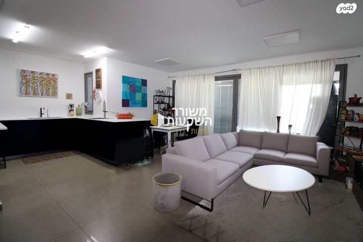 דירה, אריק איינשטיין, הרצליה ב', הרצליה