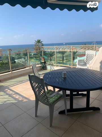 גג/ פנטהאוז, נחום סוקולוב, עיר, מרכז העיר, נהריה