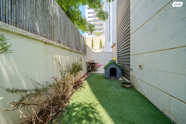 דירת גן, לוטם 16, הפרחים, חריש