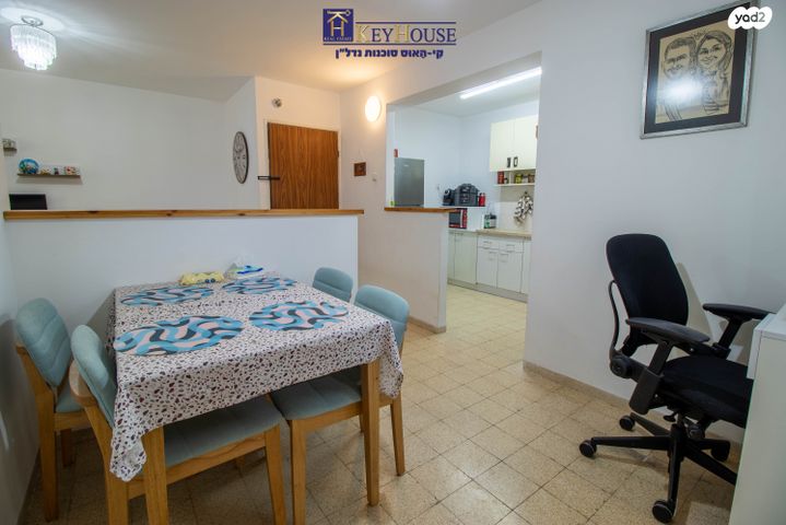 דירה, זלמן שניאור, רמות רמז, חיפה