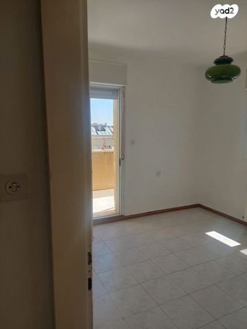 דירה, מזל גדי, פסגת זאב, ירושלים