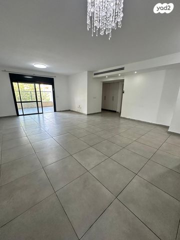 דירה, עפרה חזה 25, משכנות האומנים, קרית מוצקין