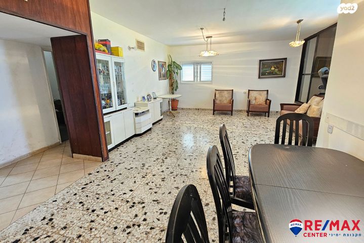 דירה, אליהו קראוזה, חולון