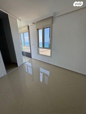 דירה, יצחק שדה, בת ים