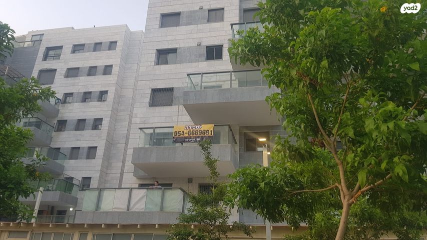 דירה, שבט מנשה, אחיסמך, לוד