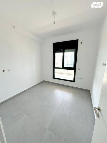 דירה, אמנון ליפקין שחק, נוף הטיילת, נתניה