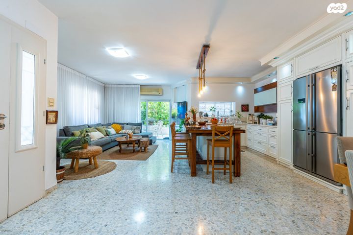 דו משפחתי, יצחק רבין 29, ניסן, חדרה