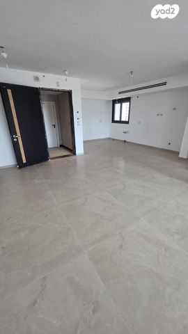 דירה, דוכיפת 1, קרית אתא