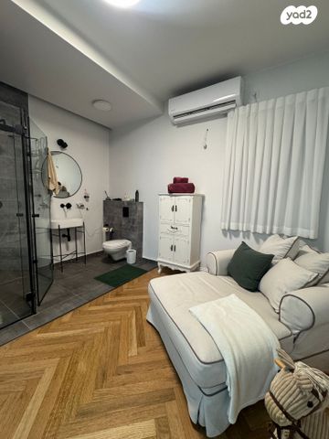 בית פרטי/ קוטג', גולן, רמת השרון