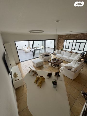 בית פרטי/ קוטג', גולן, רמת השרון