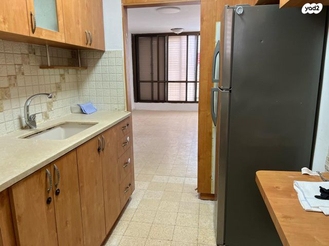 שדרות יוספטל 8