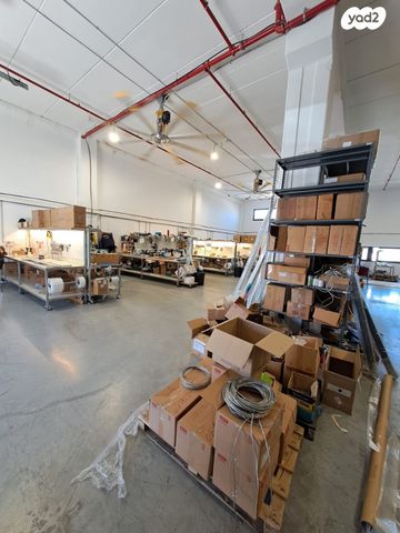 מחסנים, אזור תעשיה ג, חולון