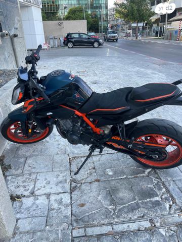 KTM Naked Duke 890R