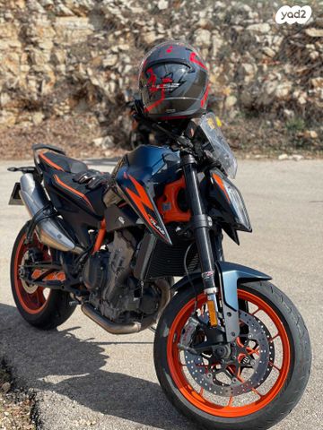 KTM Naked Duke 890R