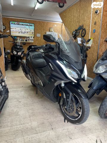 מודעת רכב קימקו AK 550