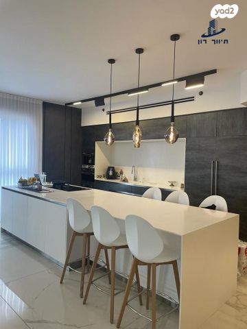 גג/ פנטהאוז, בורוכוב, גבעתיים