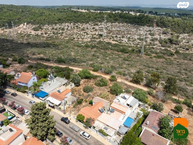 דו משפחתי, נווה שרת, זכרון יעקב