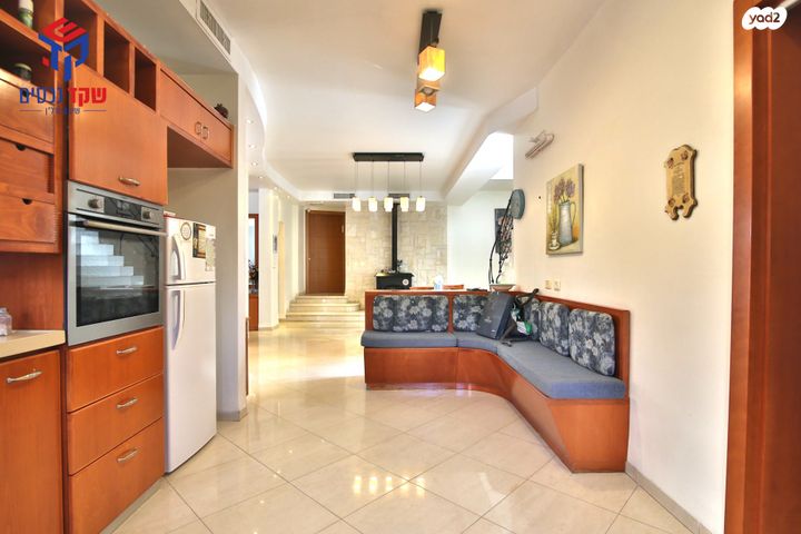 בית פרטי/ קוטג', ארלוזורוב 6, מרכז העיר, קרית אתא