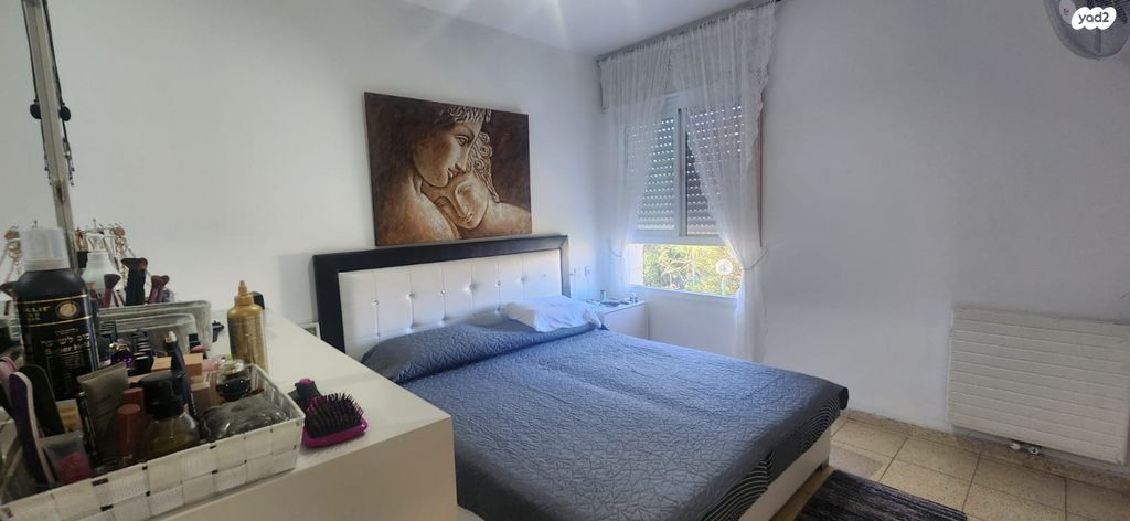 דירה, דוכיפת, גבעת זאב