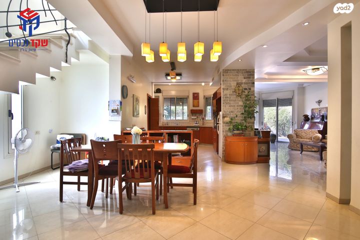 בית פרטי/ קוטג', ארלוזורוב 6, מרכז העיר, קרית אתא