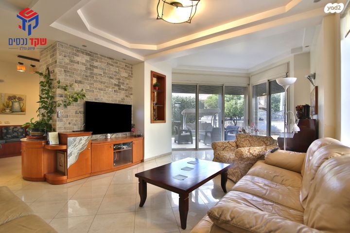 בית פרטי/ קוטג', ארלוזורוב 6, מרכז העיר, קרית אתא