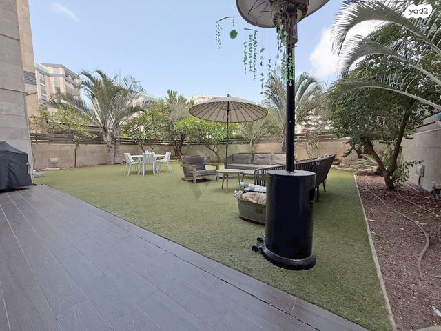 הגוש הגדול, רמת אביב החדשה, נופי ים