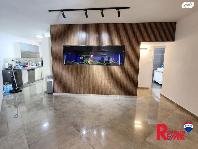 דירה, משעול ענבר 10, בן גוריון, חולון