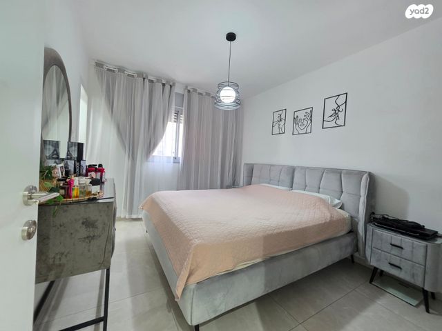 דירה, האישה העברייה, כרמי גת, קרית גת