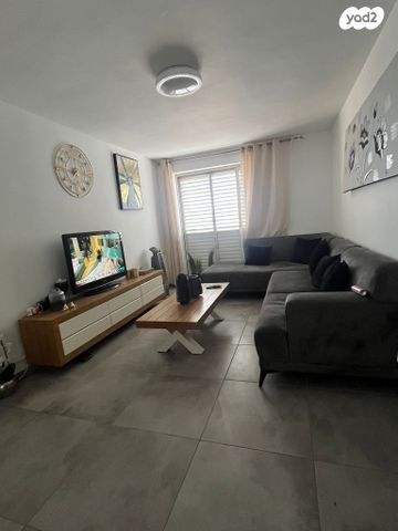 דירה, הכ"ג, שכונה ג', באר שבע