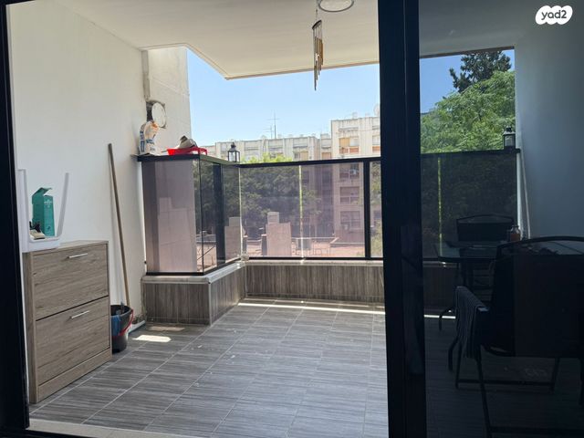 דירה, הדרור, נאות בן גוריון, יבנה