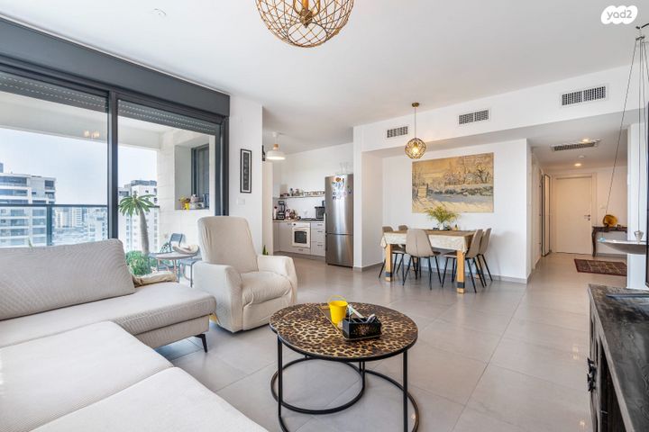 דירה, מור, אור ים, אור עקיבא