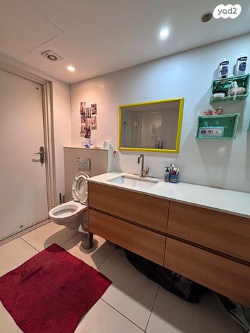 דירת גן, עמיחי פאגלין, אזורי חן, גימל החדשה, תל אביב יפו