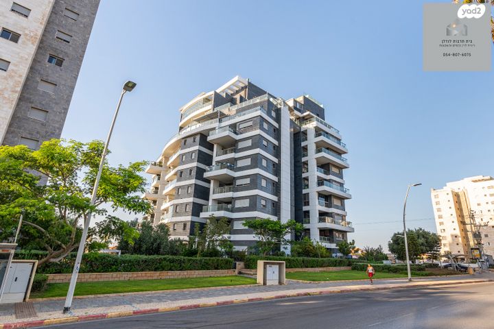 דירה, שדרות מנחם בגין 35, גבעת אולגה, חדרה