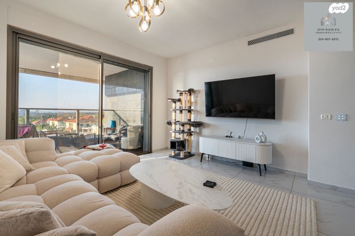 דירה, שדרות מנחם בגין 35, גבעת אולגה, חדרה