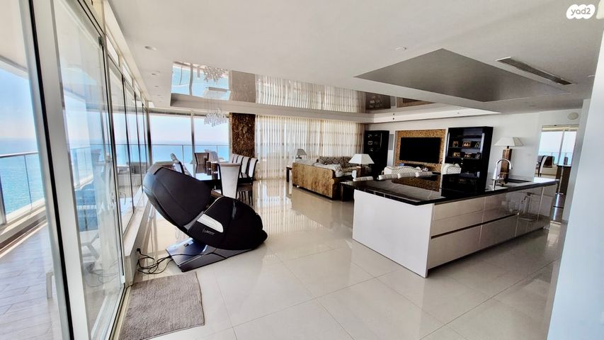 גג/ פנטהאוז, שדרות ניצה, צפון מערב מרכז העיר, נתניה