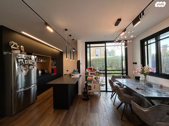 בית פרטי/ קוטג', אגוז, עומר