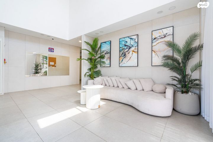 דירה, מור, אור ים, אור עקיבא