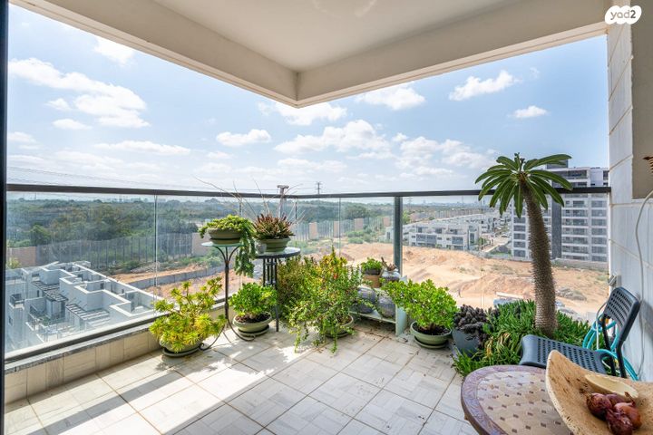 דירה, מור, אור ים, אור עקיבא