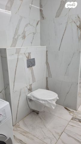 דירה, רחל הרשנזון, שעריים, רחובות