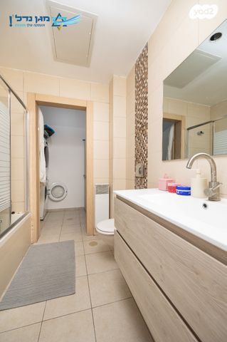 דירה, גרשון אבנר, ארמון הנציב, תלפיות מזרח, ירושלים