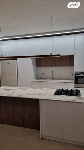 דירה, רחל הרשנזון, שעריים, רחובות