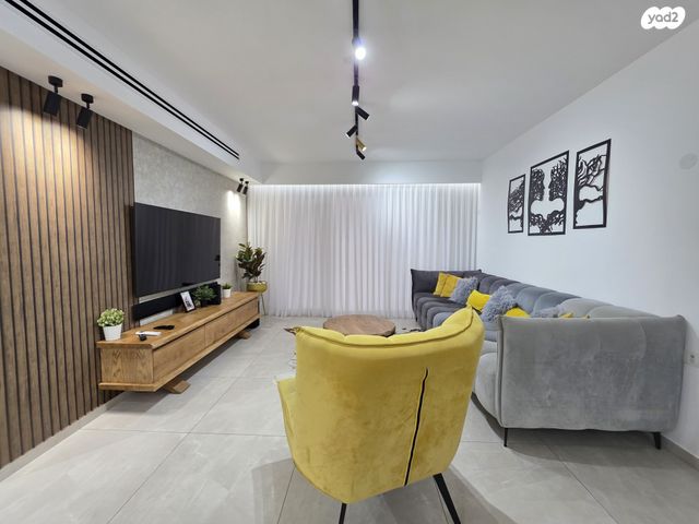 האישה העברייה 