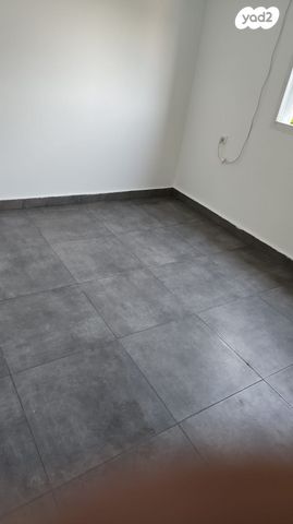 דירה, נירים 4, גני אביב, לוד