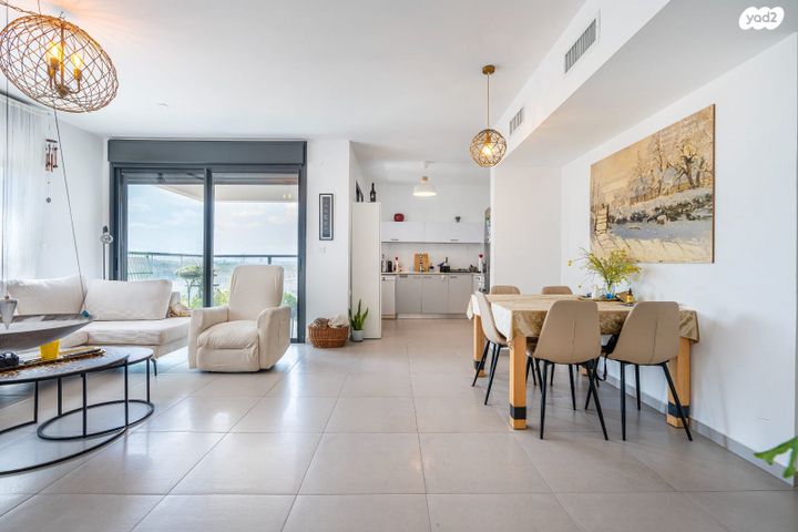 דירה, מור, אור ים, אור עקיבא