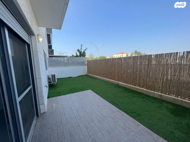 רחובות הצעירה