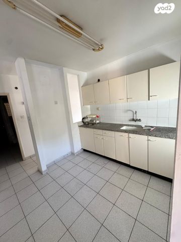 דירה, עין גדי, באר שבע