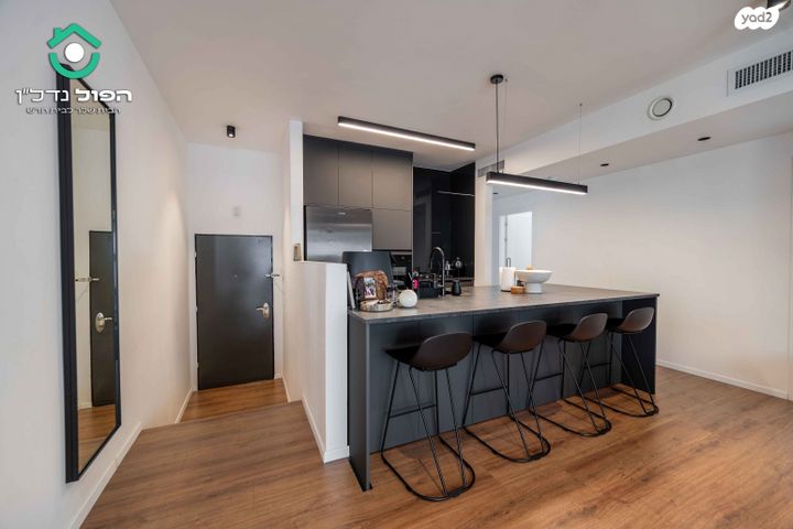 דירת גן, גבע, ארלוזורוב, גבעתיים