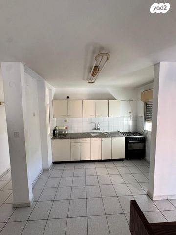 דירה, עין גדי, באר שבע