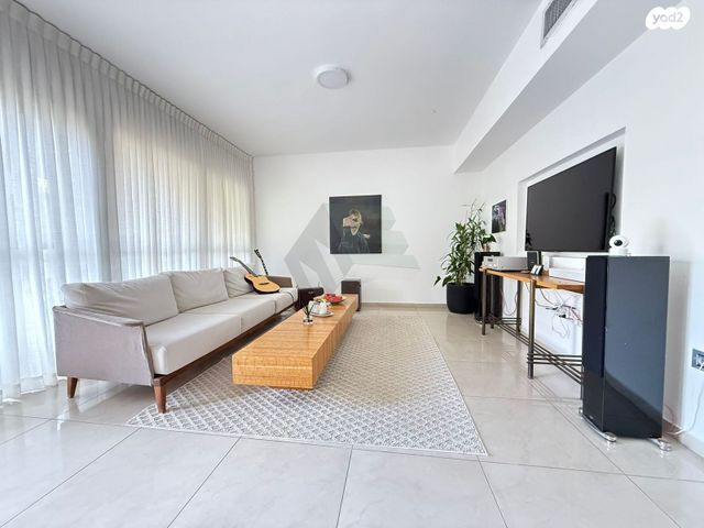 דירת גן, הגוש הגדול, רמת אביב החדשה, נופי ים, תל אביב יפו